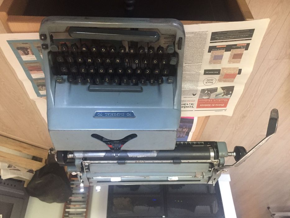 Máquina de escrever Imperial 70