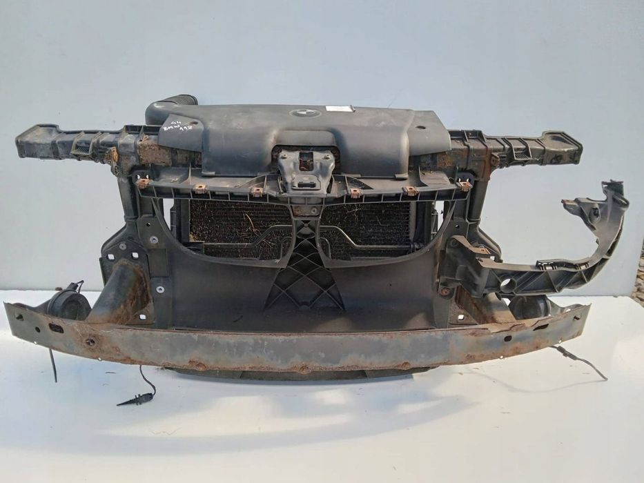 PAS PRZEDNI CHŁODNICE BMW 1 E81 E82 E87 E88 2.0 D
