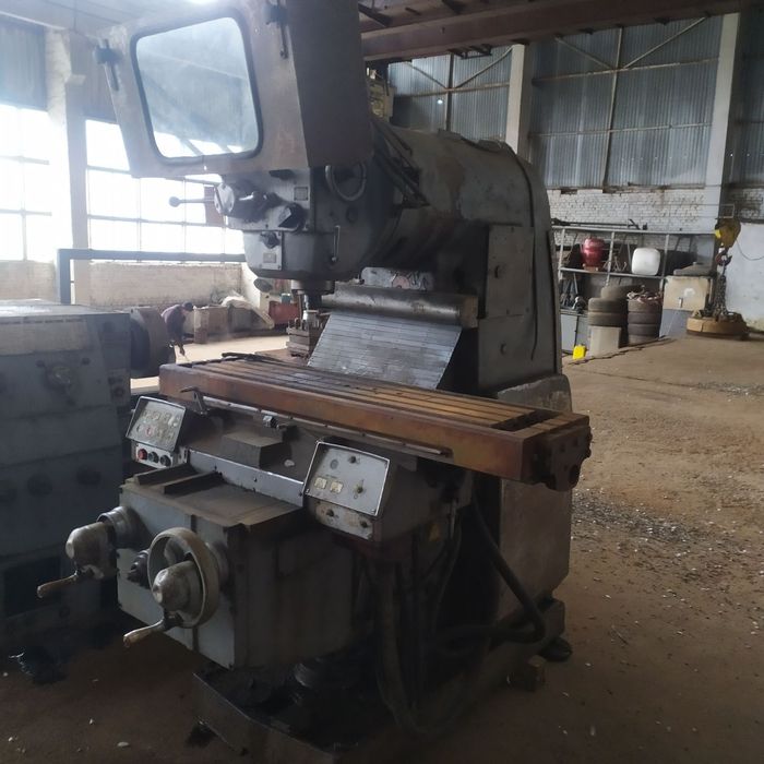 Продам Токарный и Вертикально -фрезерны станкий