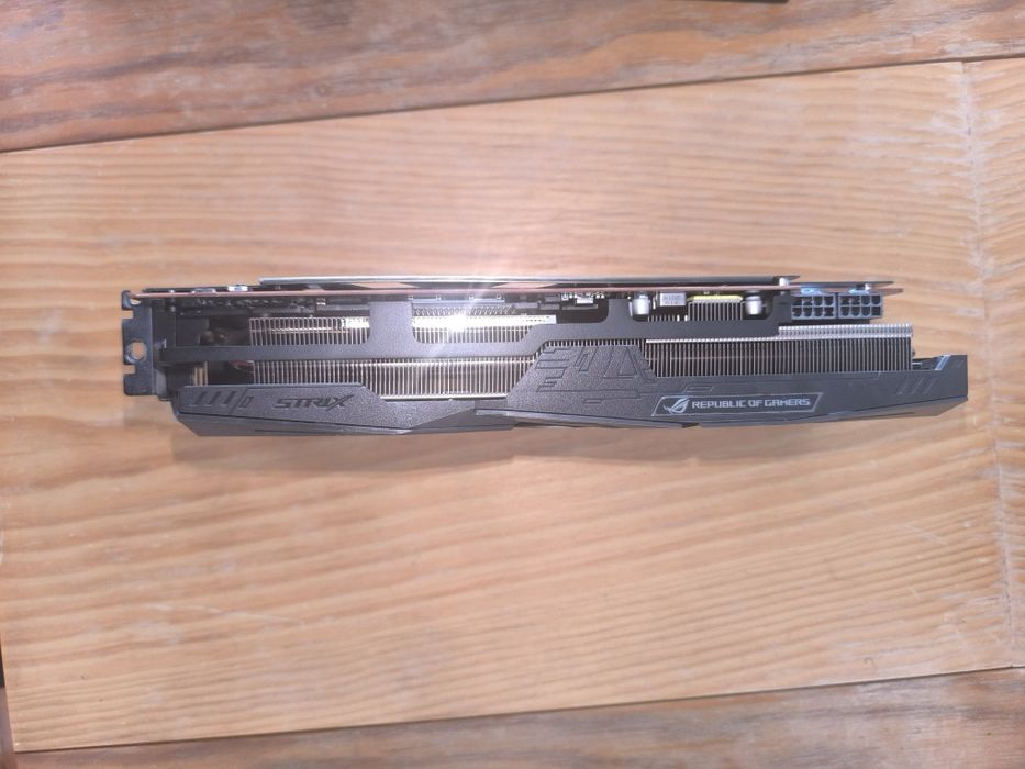 Asus Rog Strix Radeon RX 5700 XT