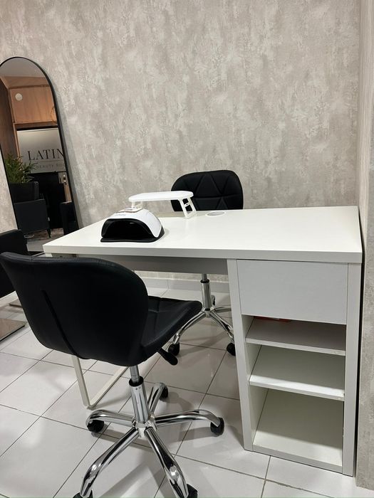 Mesa de Manicure para Alugar | Latina Beauty Room