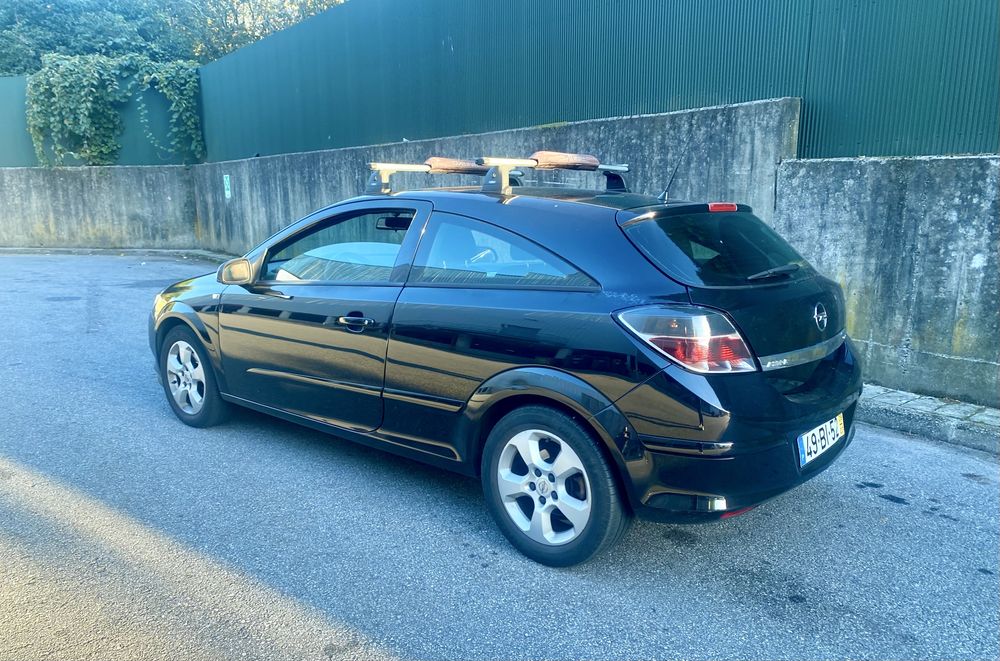 Opel Astra Gtc 5lug. Diesel — photo 3