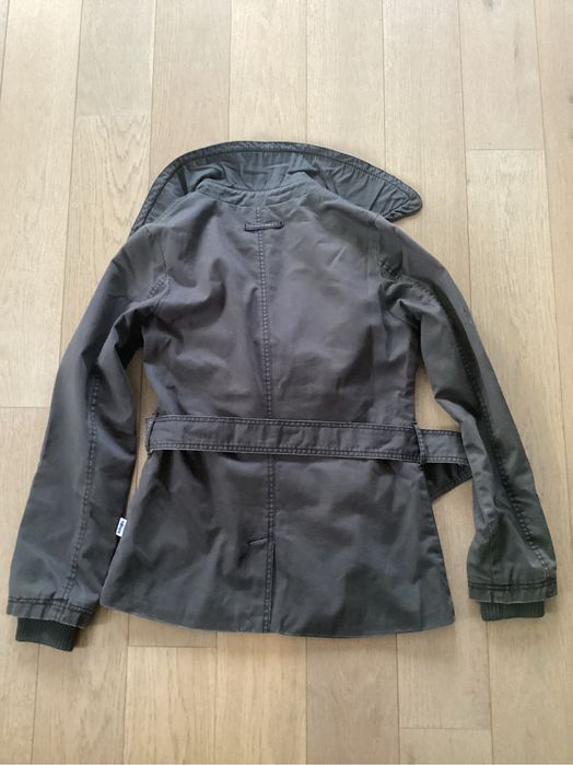Женская куртка.  Размер М