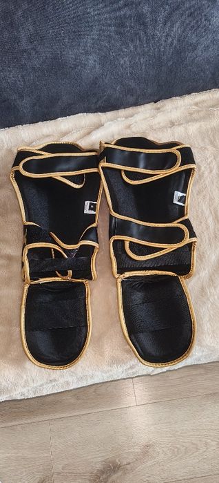 Ochraniacze na piszczele