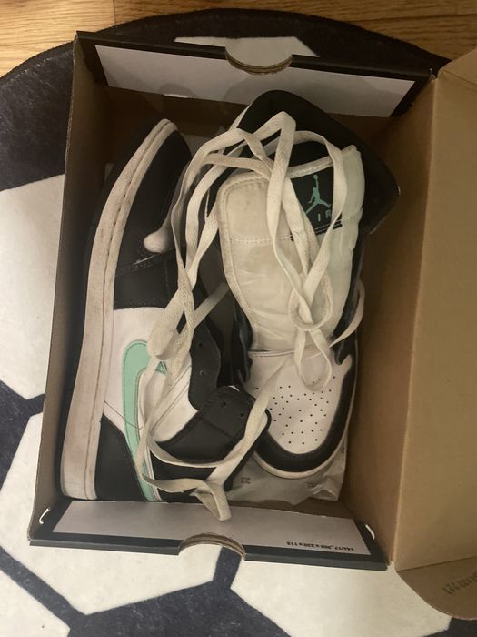 Air jordan branco e verde