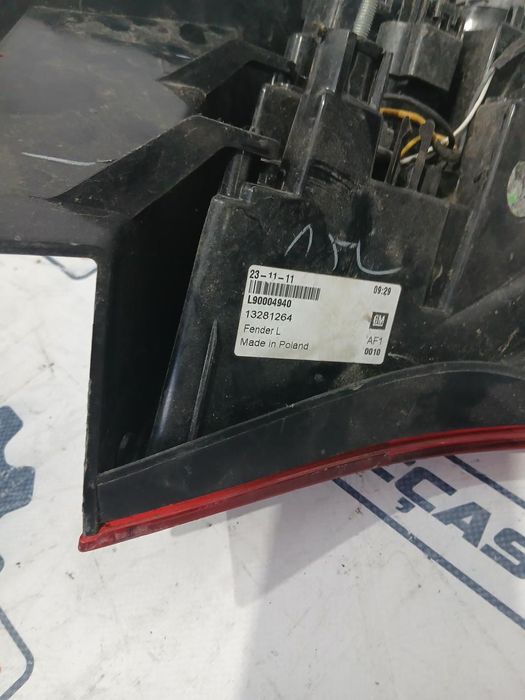 FAROLIM ESQUERDO BRANCA OPEL ASTRA J 1.4GTC P10 2011-2018 ANO: 2012