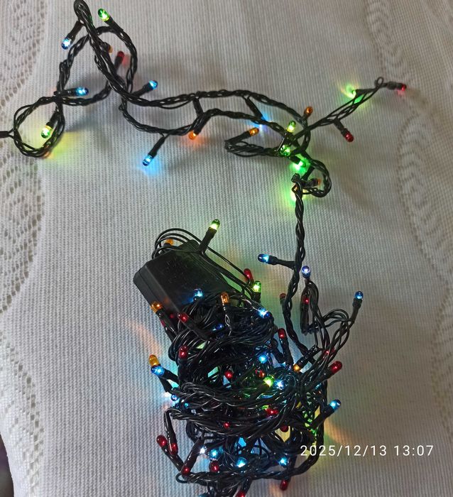 Гірлянда 3.5 м, кольорова, різні режими мигання.