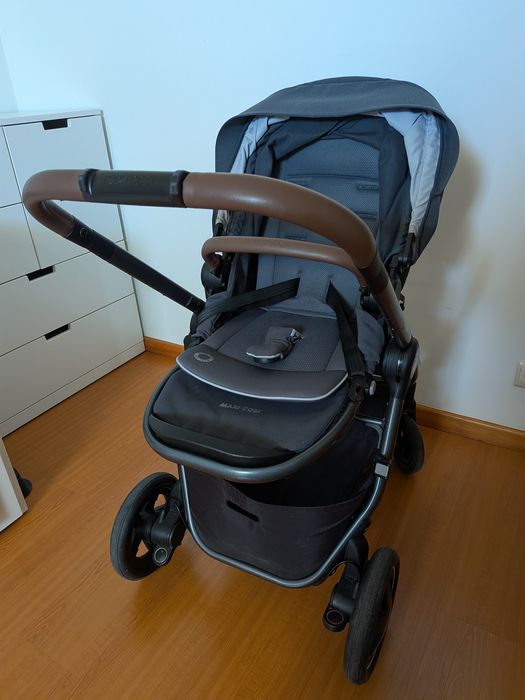 Carrinho de passeio adorra 2 e Ovo Tinca Maxi Cosi A