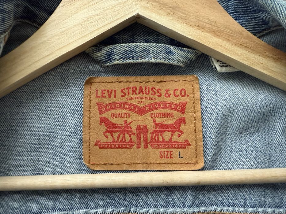 Оригінальна джинсова куртка LEVIS Trucker Jacket Medium Stonewash