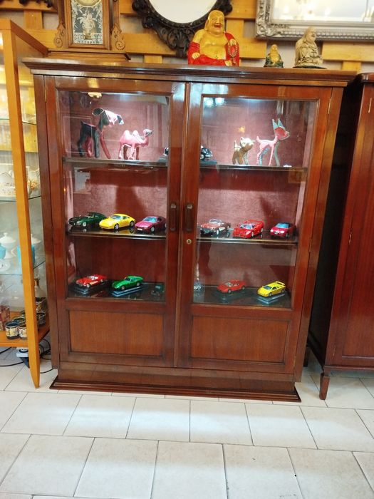 Móvel de Apoio / Vitrine
