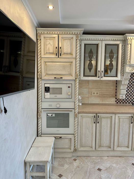 Оренда ПРОСТОРОЇ ДВО(ТРИ)КІМНАТНОЇ квартири вул. Руська 219Е