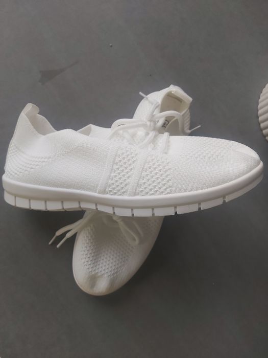 Buty sportowe młodzieżowe