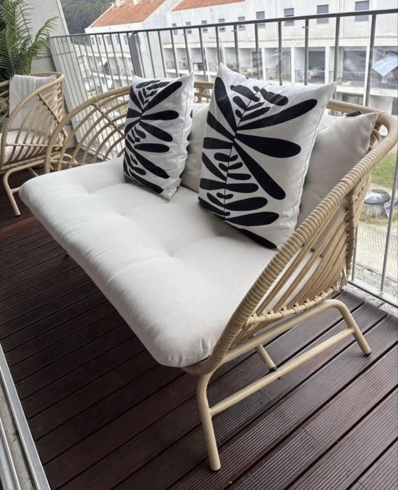 Sofá Bambu Almofadas Creme Varanda Jardim Espaço Casa