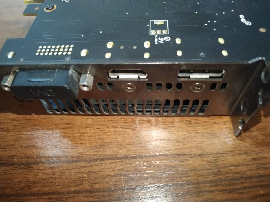 Відеокарта Asus rx570 4gb(гб)