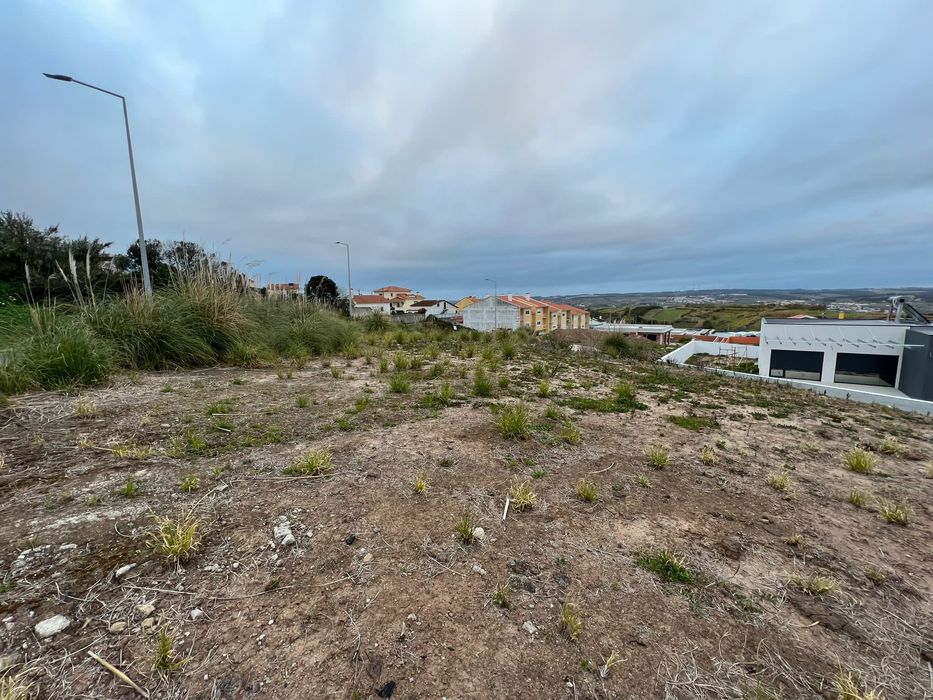 terreno com projecto e licença de construção na Lourinhã