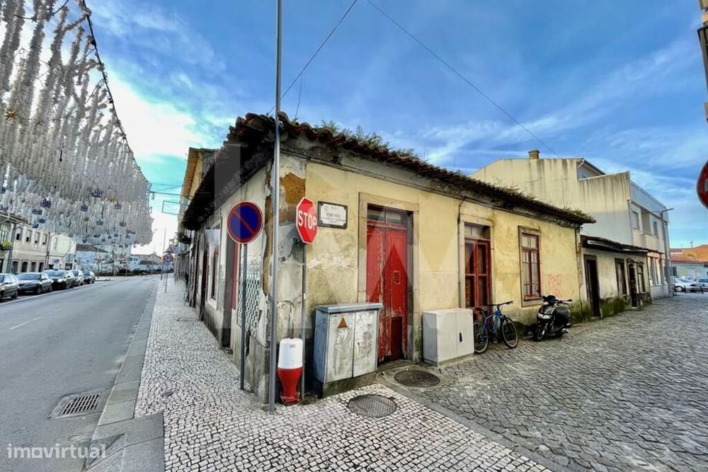 Fantástico Imóvel Urbano Para Construção Ou Reabilitação, No Centro De — Ovar, São João, Arada E São Vicente De Pereira Jusã, Aveiro