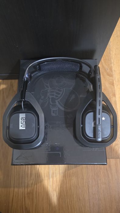 Astro A50 Gen 4 Wireless – PS5/PS4/PC – Pouco Uso (com caixa)