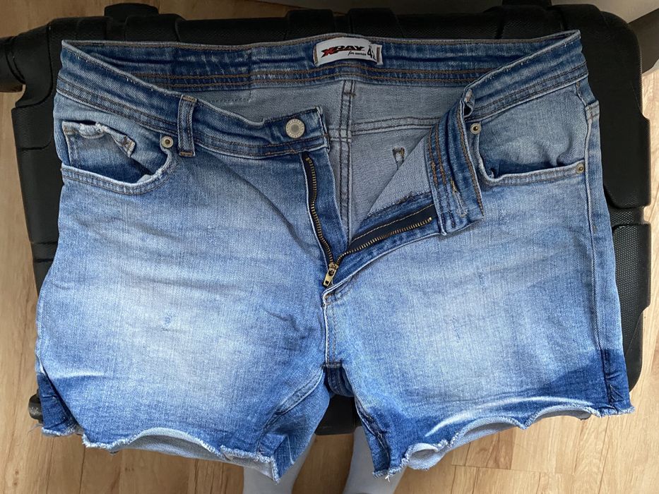 Жіночі шорти