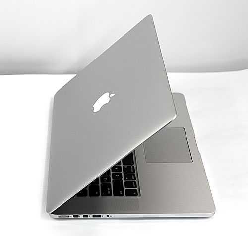 MacBook Pro Ecrã Retina de 15,4" Intel Core i7 - 2,5 Ghz l 16 Gigas Memória RAM DDR 4 | Disco SSD de alta velocidade | Gráfica Iris Pro 1536 MB | NOVO