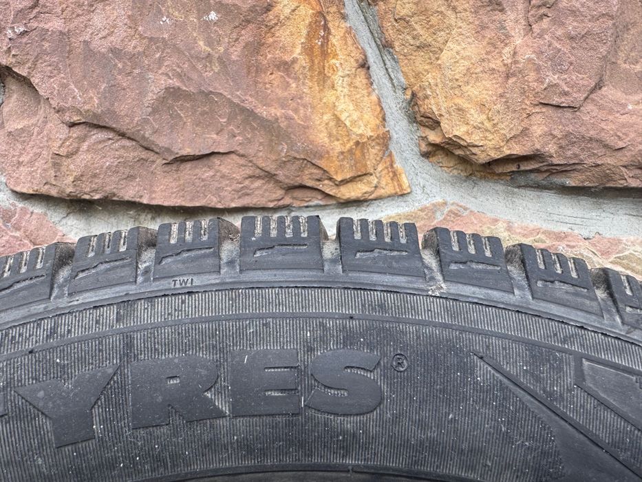 Шини 195/65 R15 Золочів купити — Ціна на OLX
