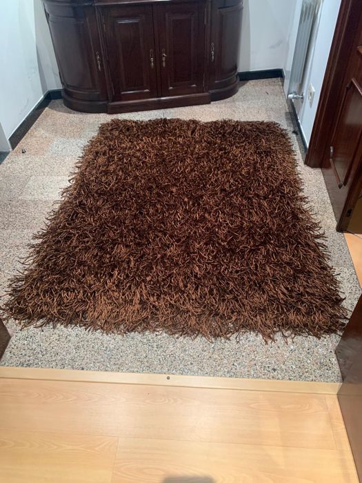 Duas Carpetes em bom estado