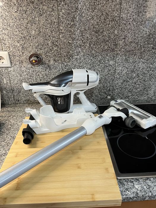 Aspirador vertical Air force Rowenta