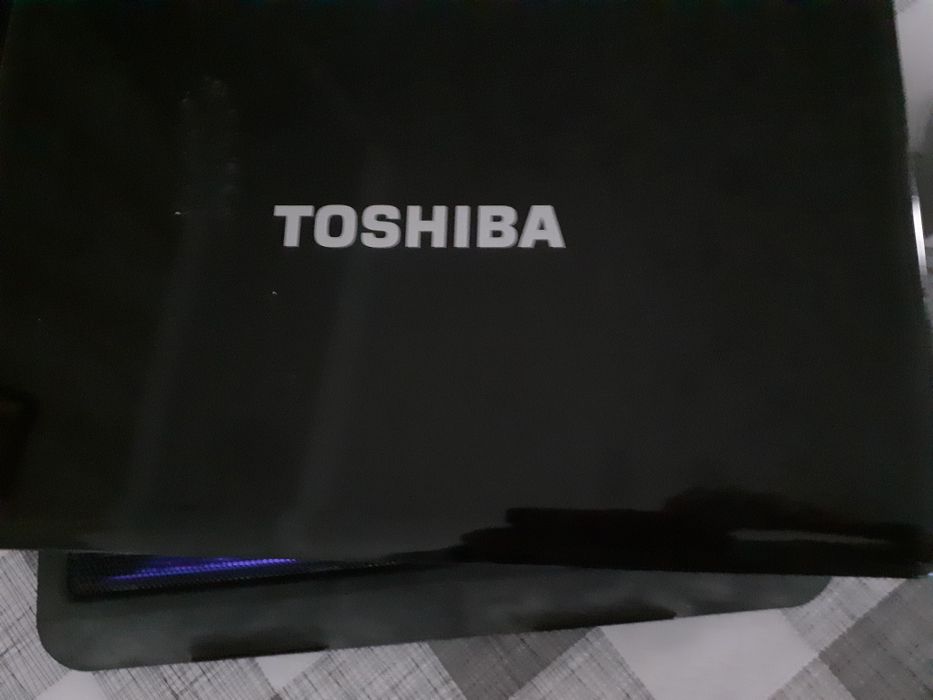 Продам Ноутбук тошибаа