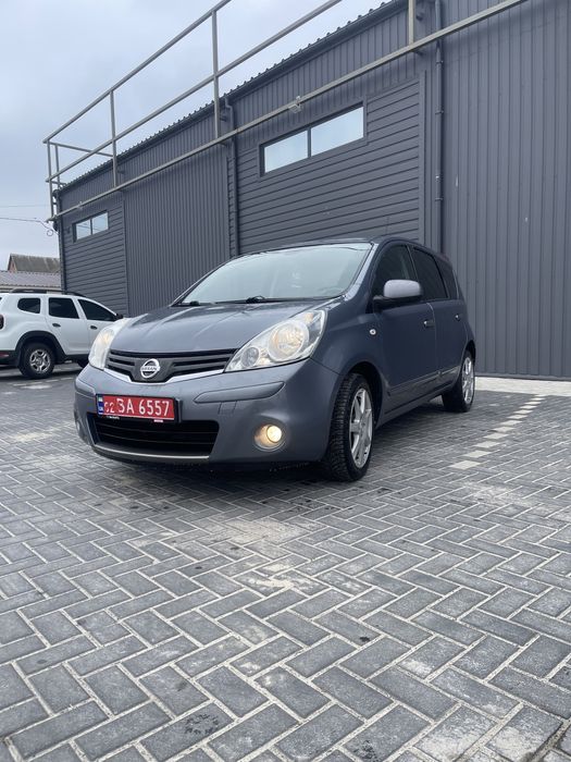 Nissan Note 2011 Автомат