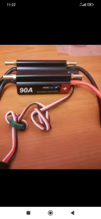 Продам регулятор Fly Color 90 ампер.