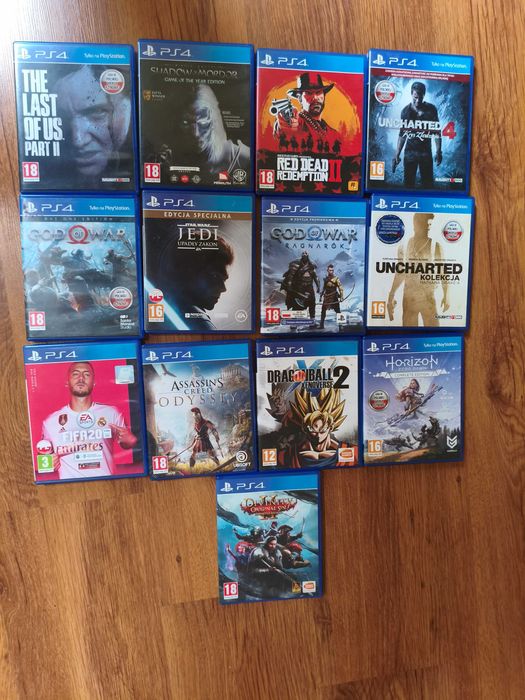 Playstation 4 (PS4) zestaw z grami.