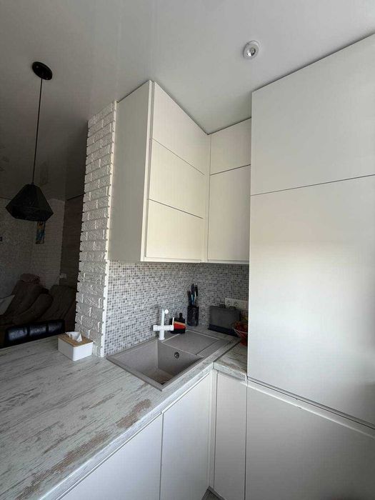 Продам квартиру на вулиці Сахарова в районі ринку Початок.  Газовий будинок