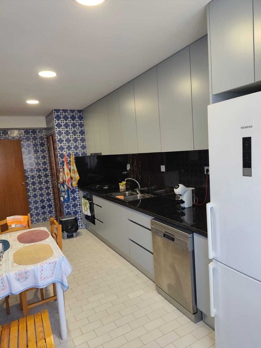 Arrenda-se apartamento T3 na Rua Dr. Francisco Duarte, Braga-S. Vitor