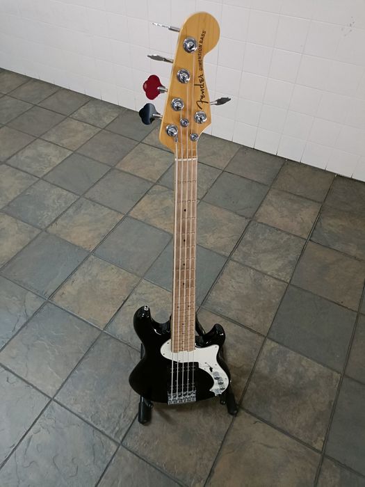 Fender AM, Dimension HH V seminovo.
