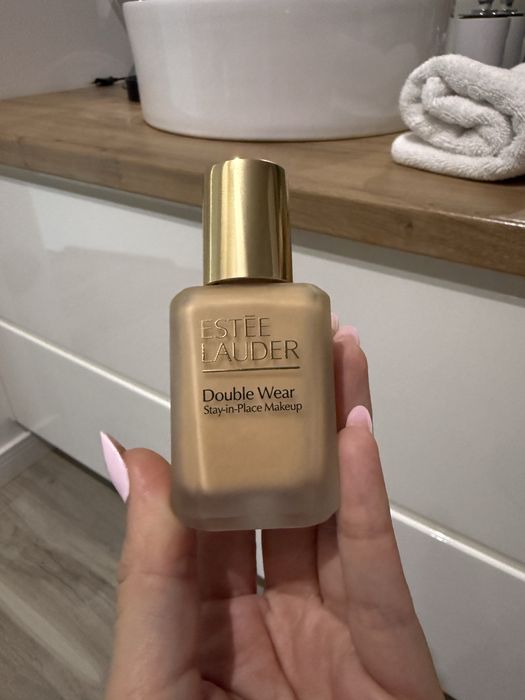 Estee Lauder 2W2