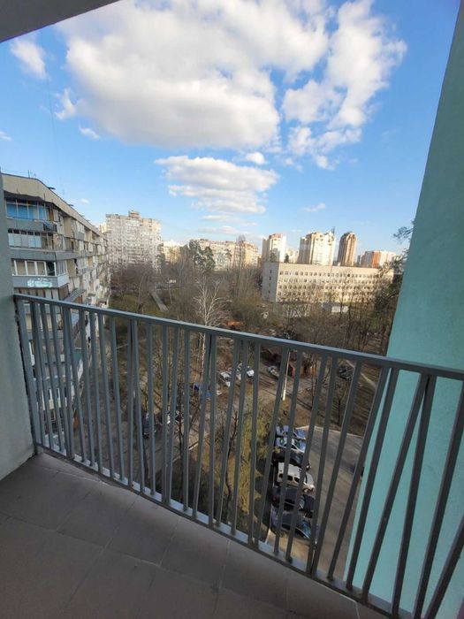 Продам 1к Святошинский р-н м Ак.городок вул Чернобильська буд 9-А