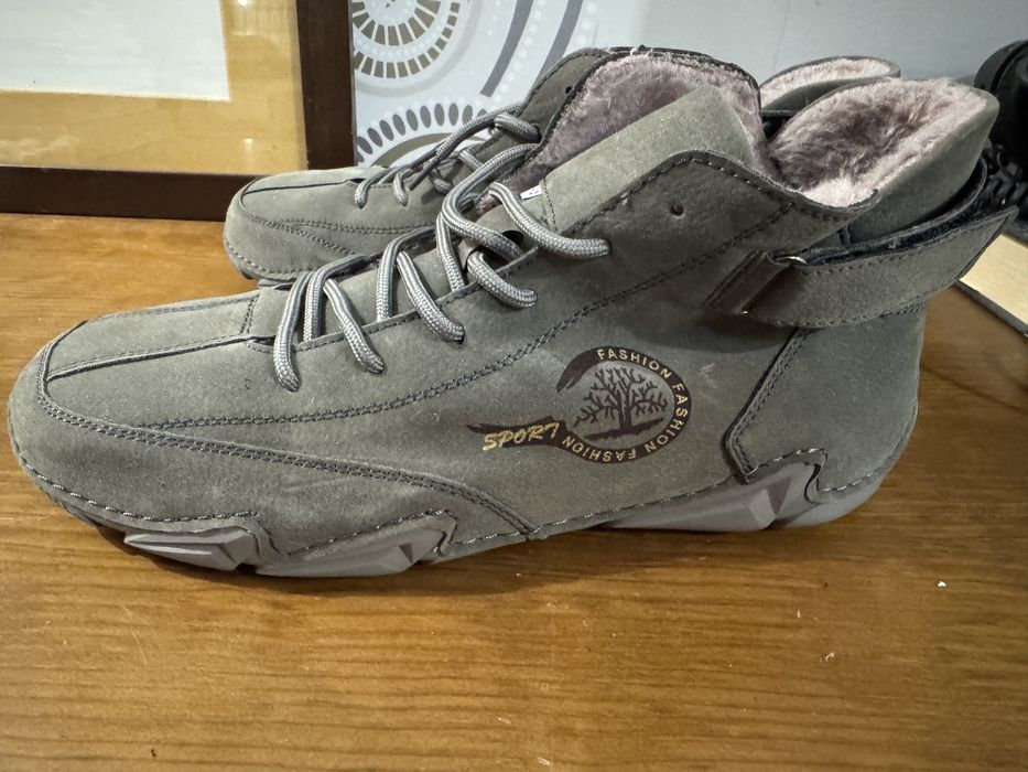 Sapatilha/bota tamanho 43 - novas