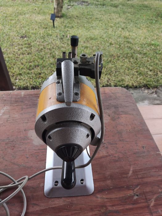 Tesoura vertical  KM KS-EU