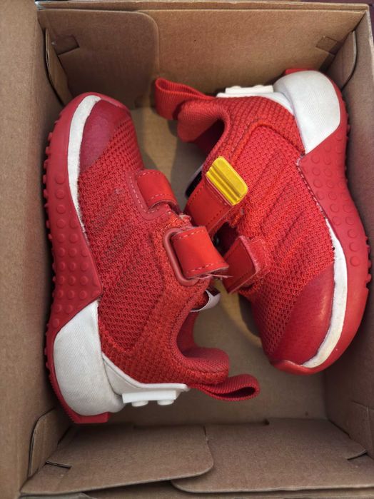 sapatilhas lego adidas sola vermelha - tamanho 20