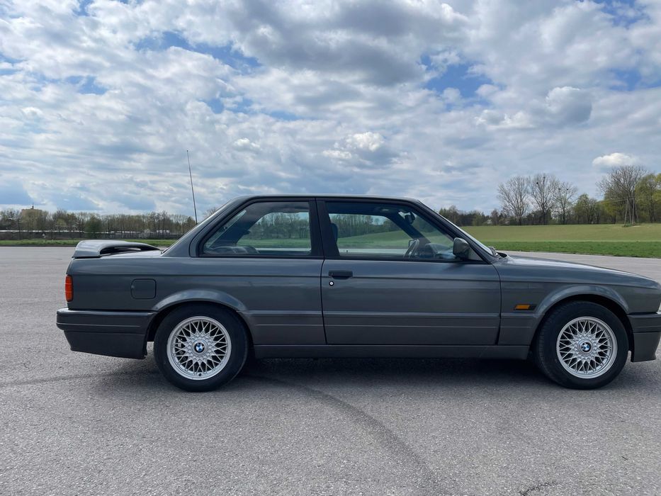 BMW E30 325i M-Technik 2