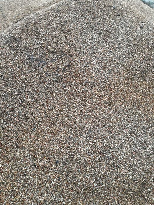 Piasek,żwir 2-8/8-16,ziemia, kamień kolejowy, tłuczeń, kruszywo 0-31.5