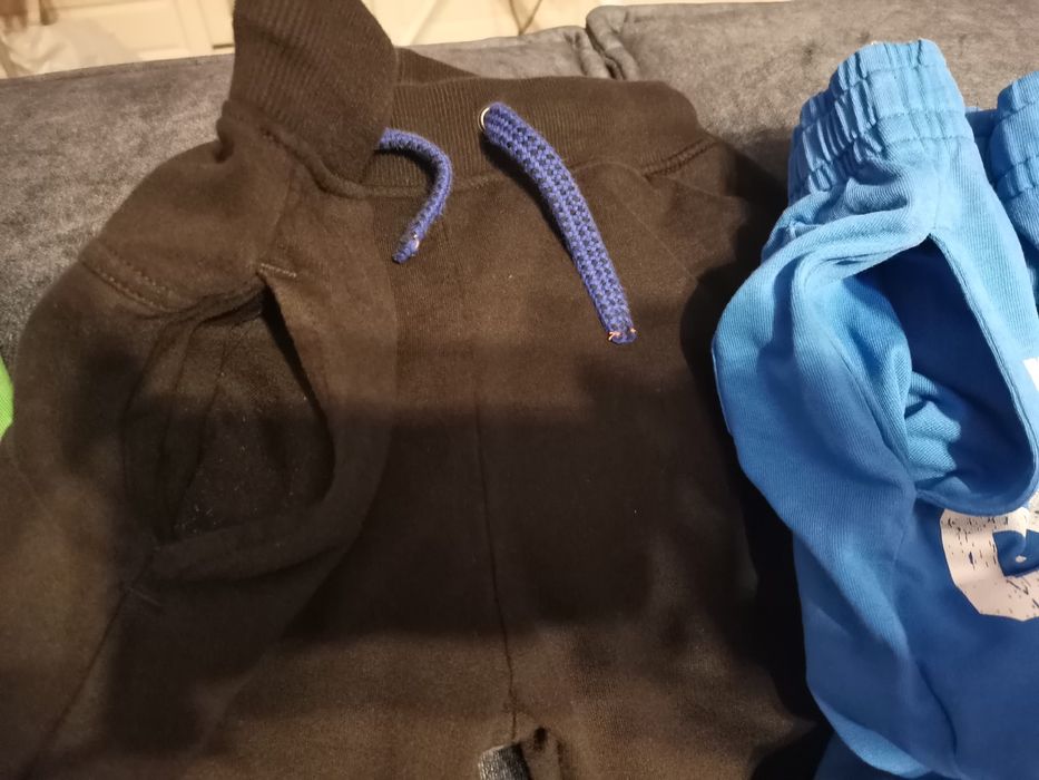 Spodnie chłopięce r. 128 3pary