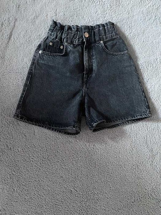 Czarne jeansowe spodenki