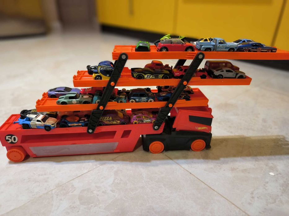 Машинки Hot Wheels