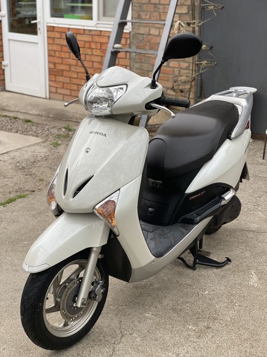 Скутер Honda lead 110