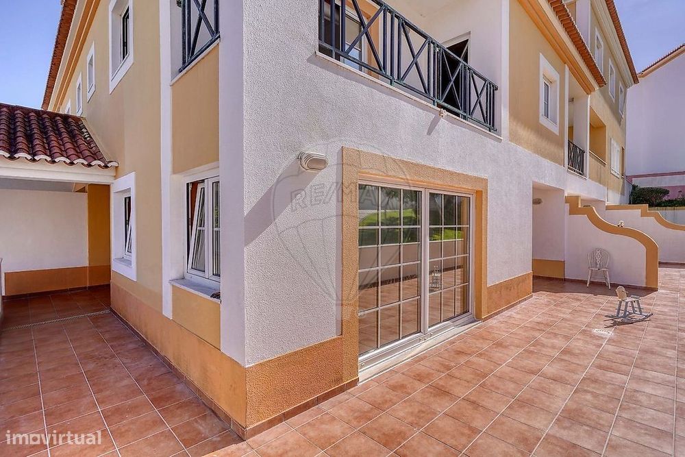 Moradia T4 para venda