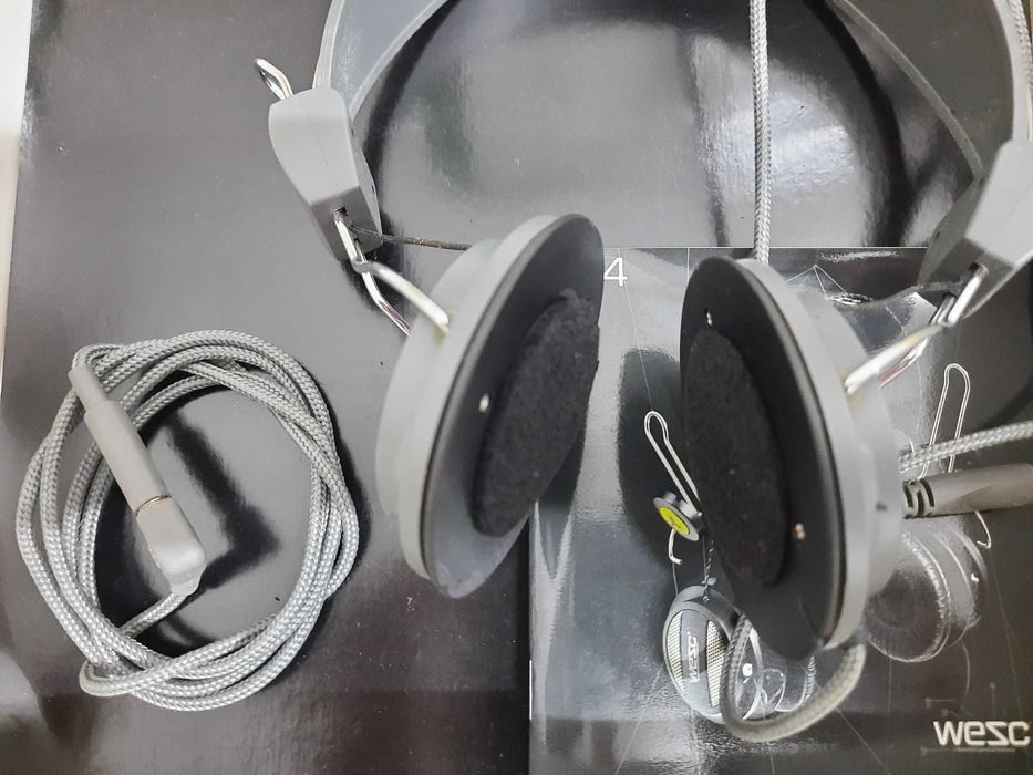 Fones WeSC edição limitada (ler descrição)