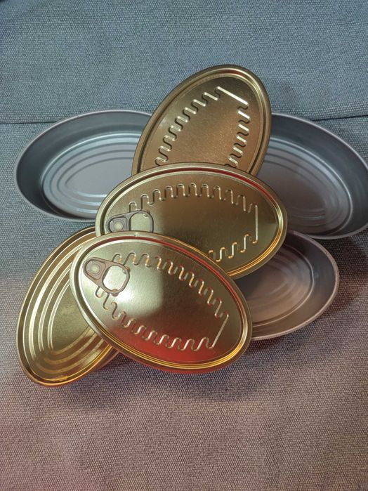 Lata metal dourada