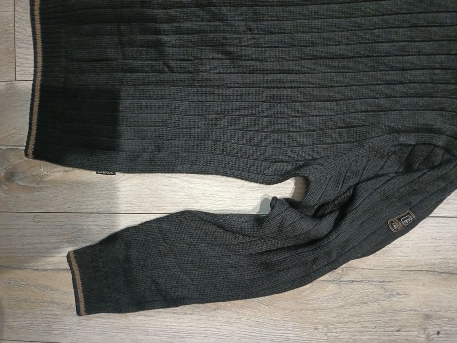 Sweter męski z golfem