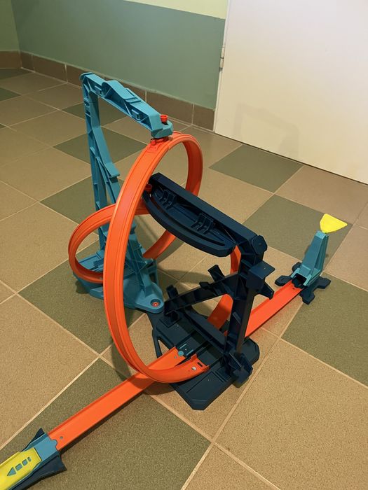 Трек Hot Wheels Track builder Нескінченна петля