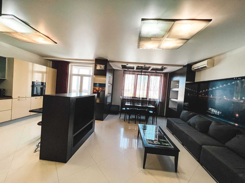 ЛЮКС 3-кімнатна квартира біля метро Лівобережна, подобово МВЦ